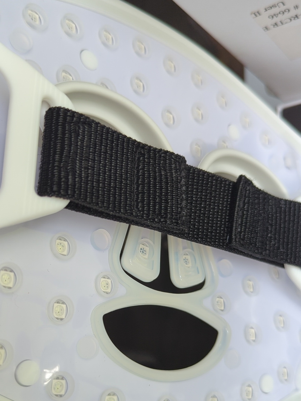 Current Body Led Light Therapy Mask - Picture 4 of 6